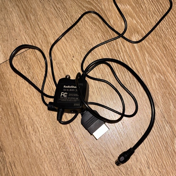 RadioShack Audio/Video Modulator. Box Ak - Picture 3 of 3